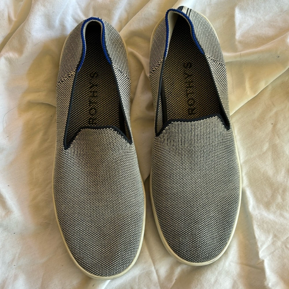 Woman’s Rothy’s slip on sneakers